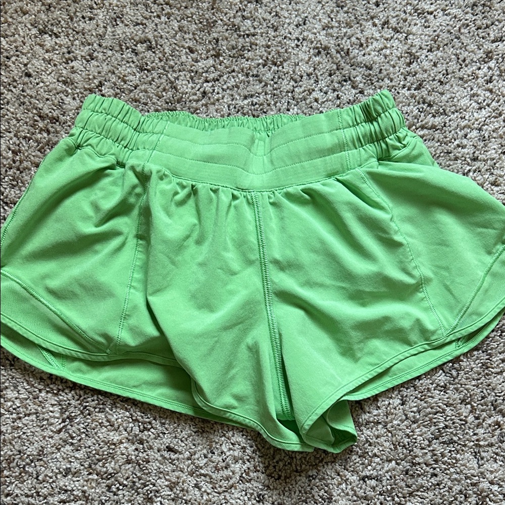 Lululemon Hotty Hot 2.5” shorts - Picture 2 of 3